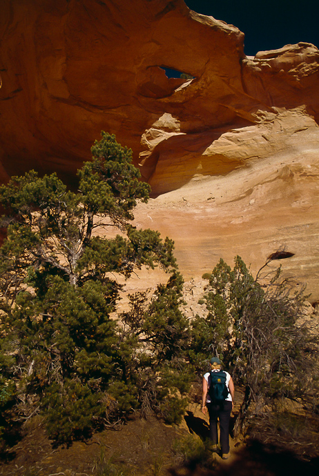 Rattlesnake Canyon, Overhanging Arch