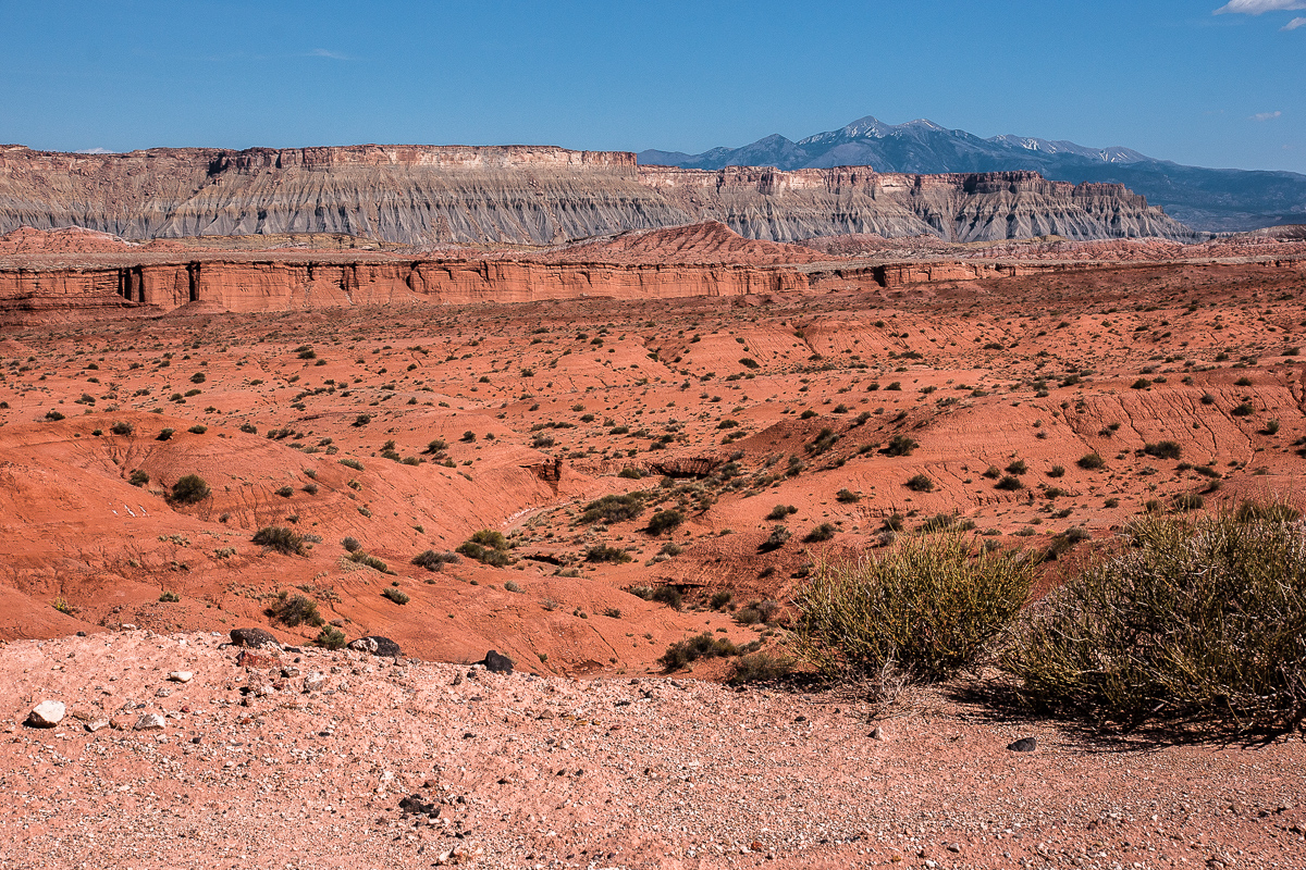 Red Desert und Caineville Mesas