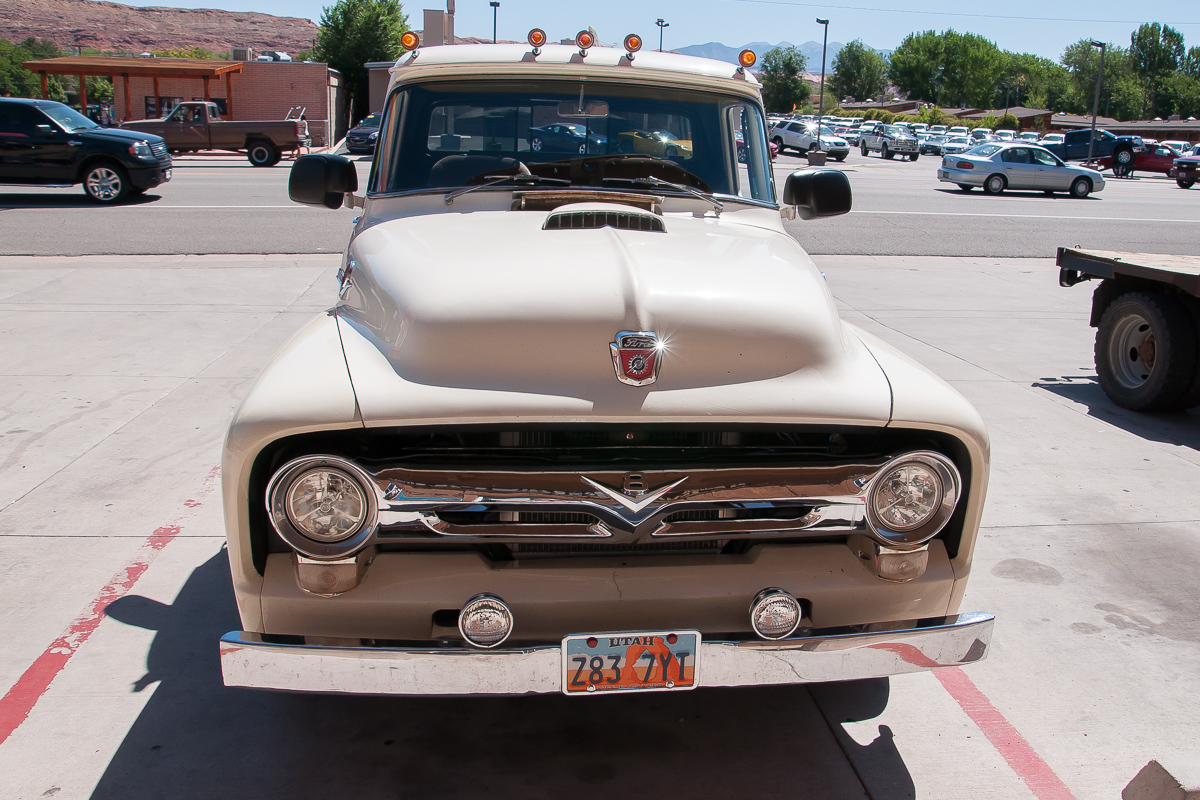 Ford F100; 1955-57